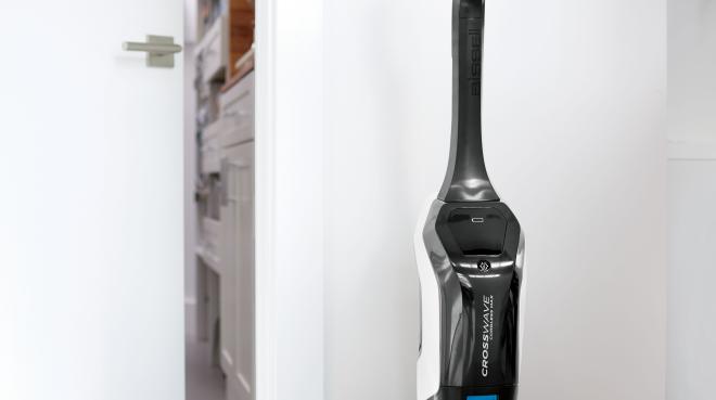 Bissell CrossWave Cordless Max wird geladen. Foto: Bissell