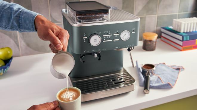 Halbautomatische Espressomaschine von KitchenAid