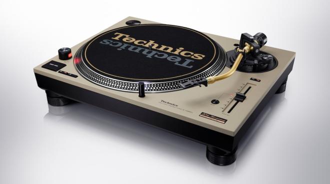 Technics Plattenspieler SL-1200M7L in Beige, Foto: Panasonic