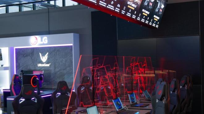 Ausstellungsfläche von Asus ROG, Foto: MediaMarktSaturn