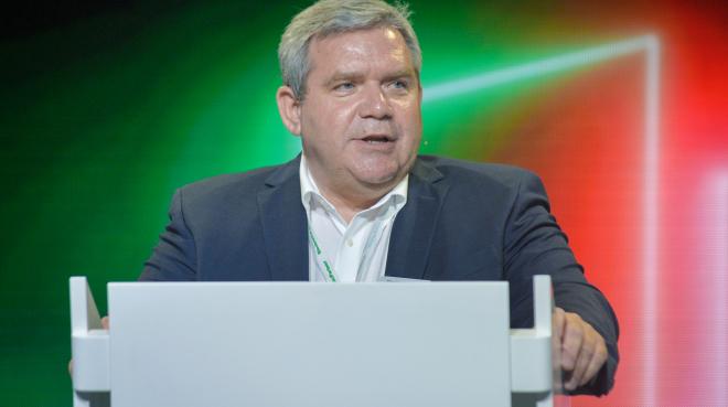 Vorstand Friedrich Sobol blickte in seiner Ansprache auf die weitere Ausrichtung der Marken EP: und Medimax, Foto: ElectronicPartner